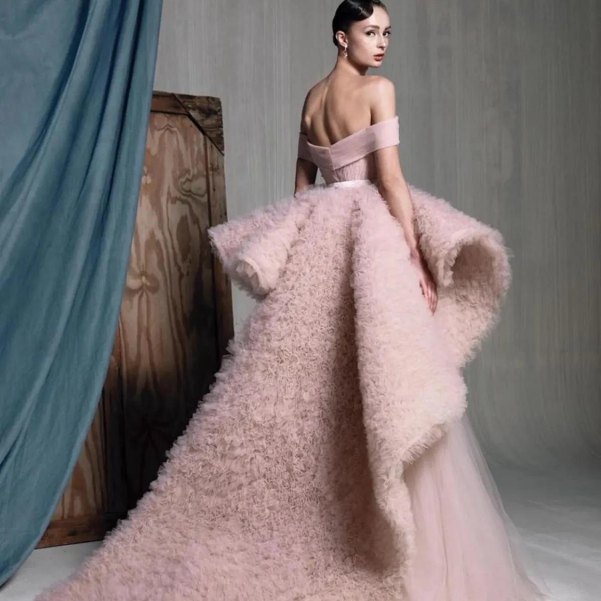 Incredibili abiti da festa formali rosa cipria 2024 Couture Puffy increspato tulle abito da ballo abito da sera treno 3d