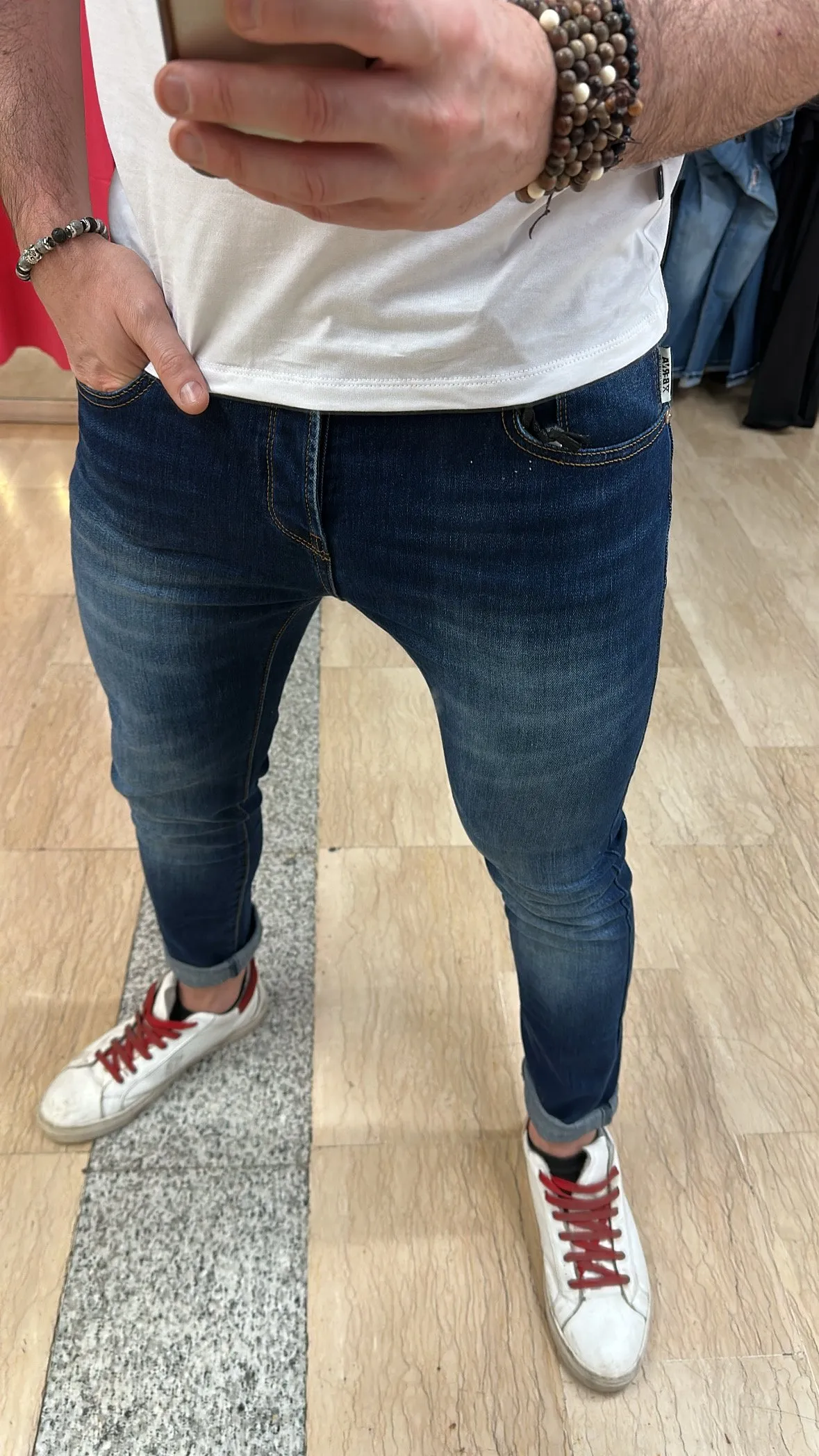 Jeans BERNA Stretch elasticizzato liscio, a vita media, con chiusura a bottoni senza strappi