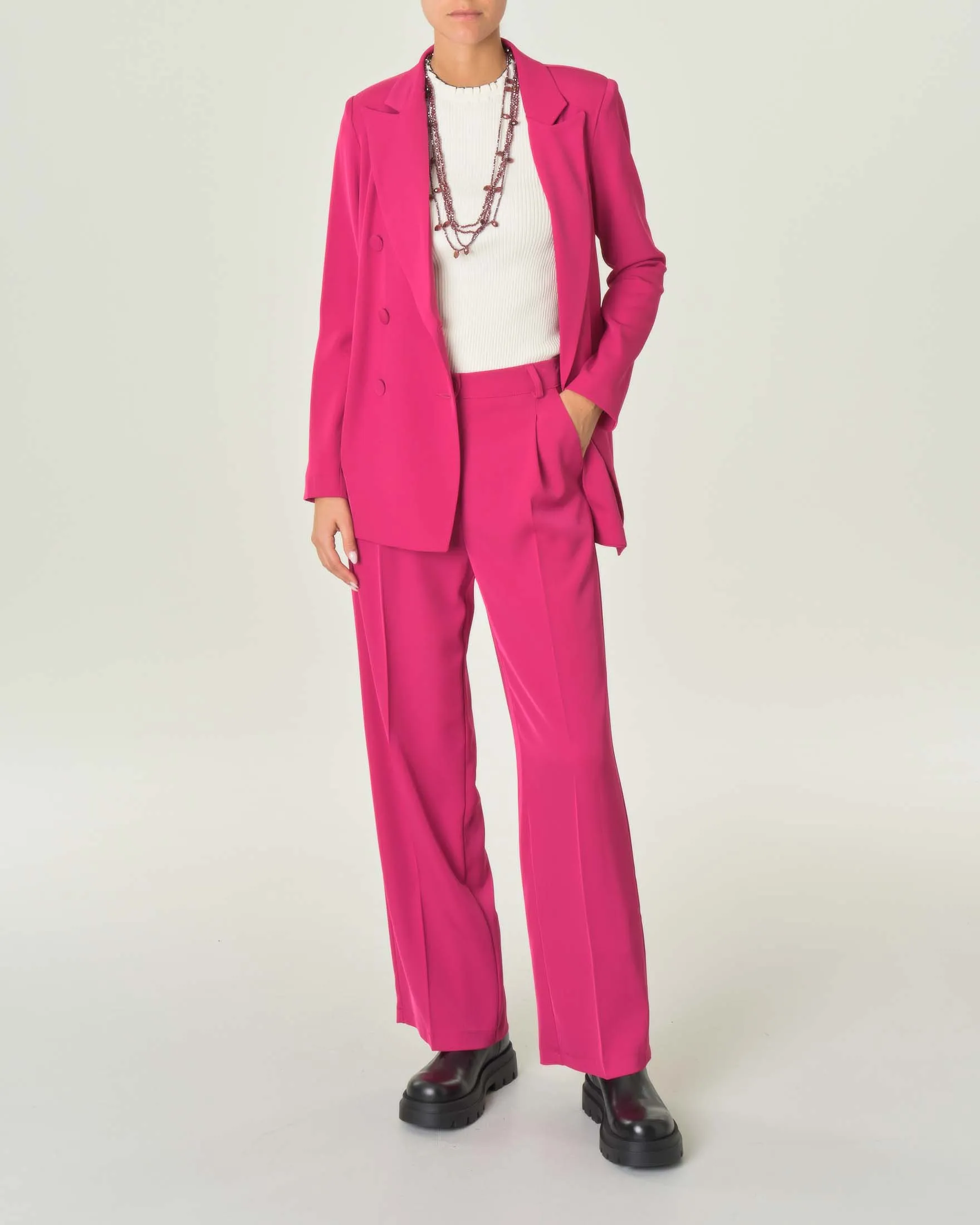 Pantaloni straight color fucsia in cady con pinces in vita