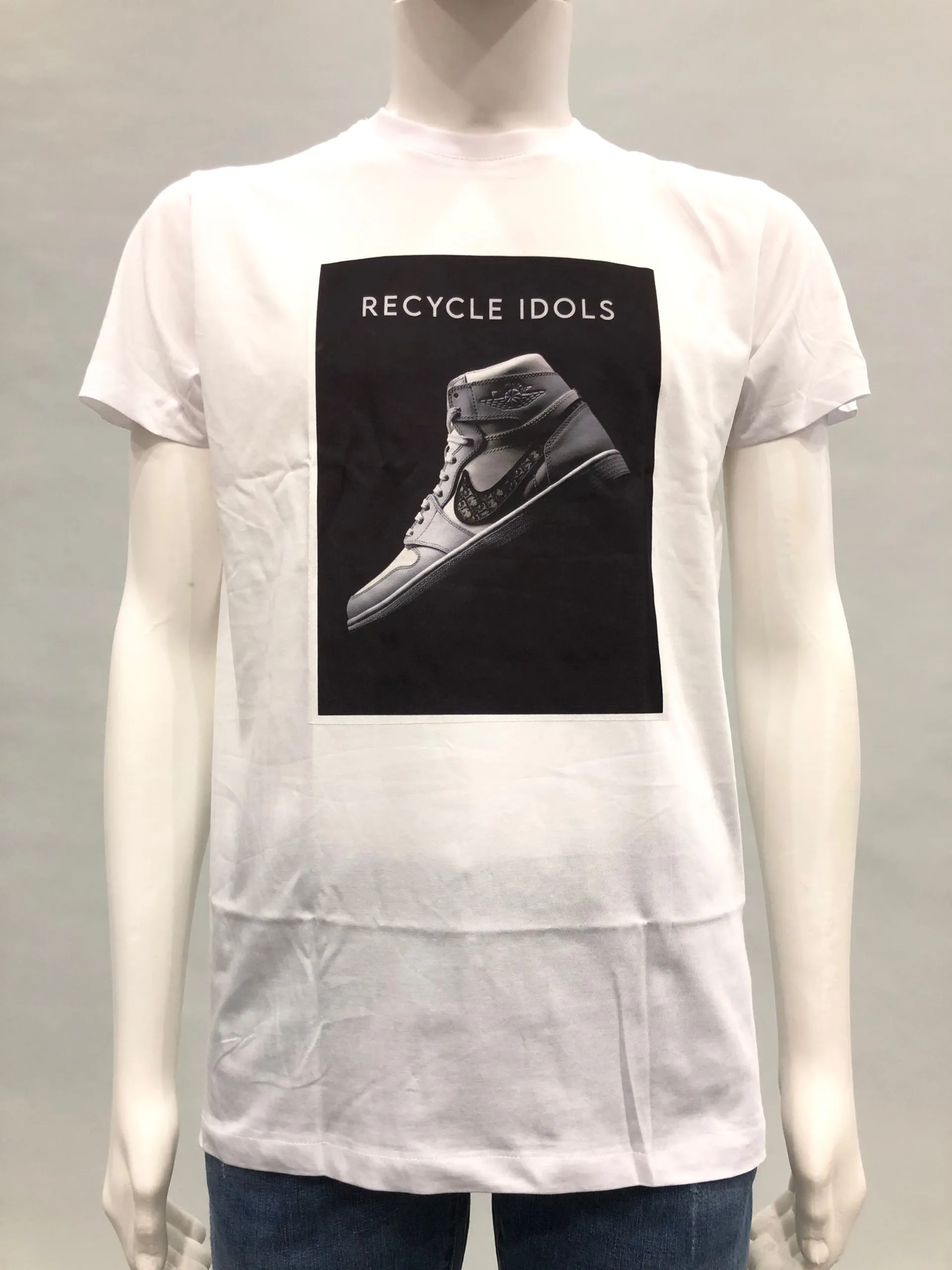 RECYCLE IDOLS T-shirt con stampa scarpa