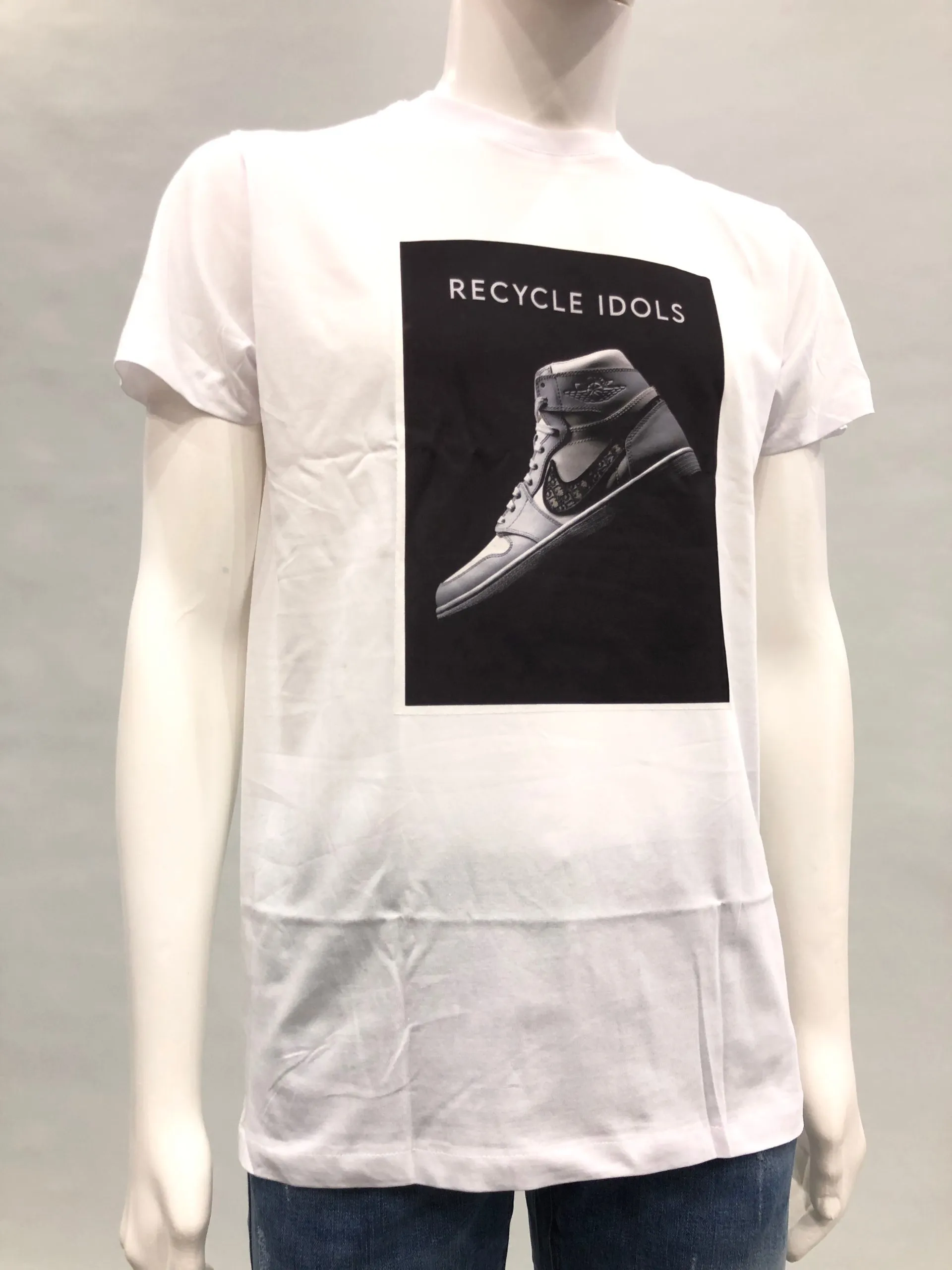 RECYCLE IDOLS T-shirt con stampa scarpa